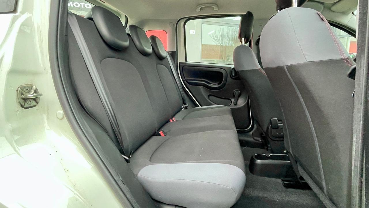 FIAT PANDA 1.2 LOUNGE 69CV 5 POSTI - NEOPATENTATI