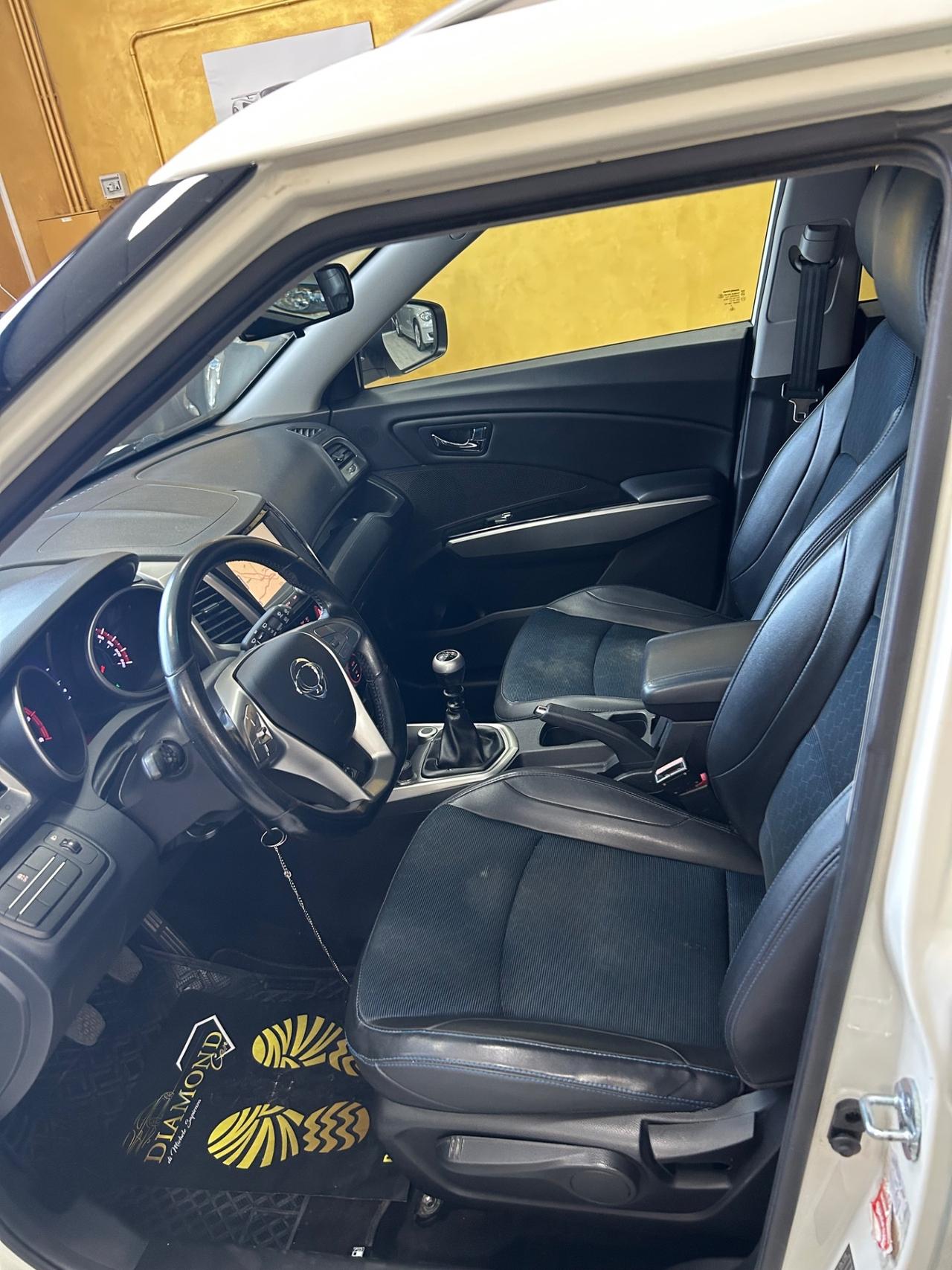 SSANGYONG TIVOLI 1.6d 116 cv “NAVI/RETRO/LED”-2017