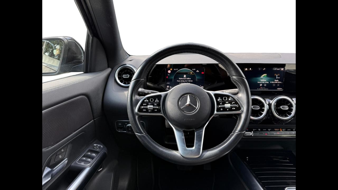 Mercedes-Benz GLA - H247 - GLA 180 d Premium auto