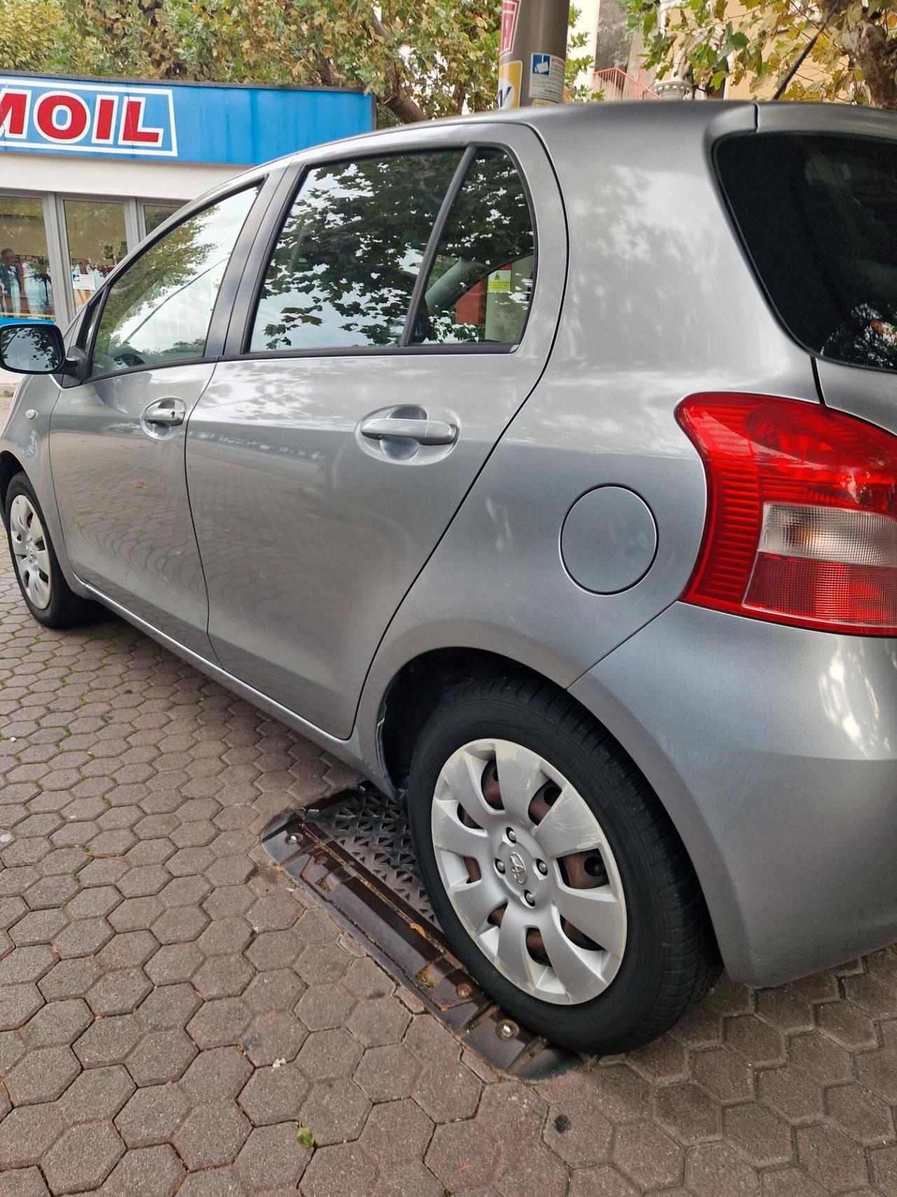 Toyota Yaris 1.0 Benz 68 CV - meccanica OK