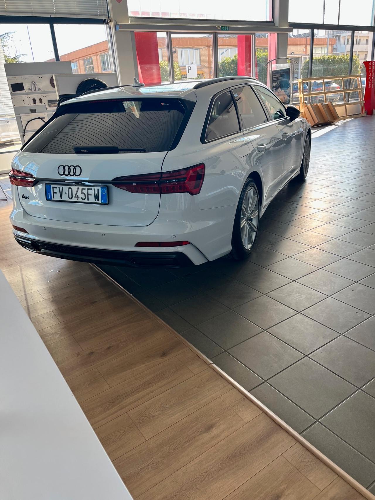 Audi A6 Avant 40 2.0 TDI S tronic Sport S LINE interno e esterno