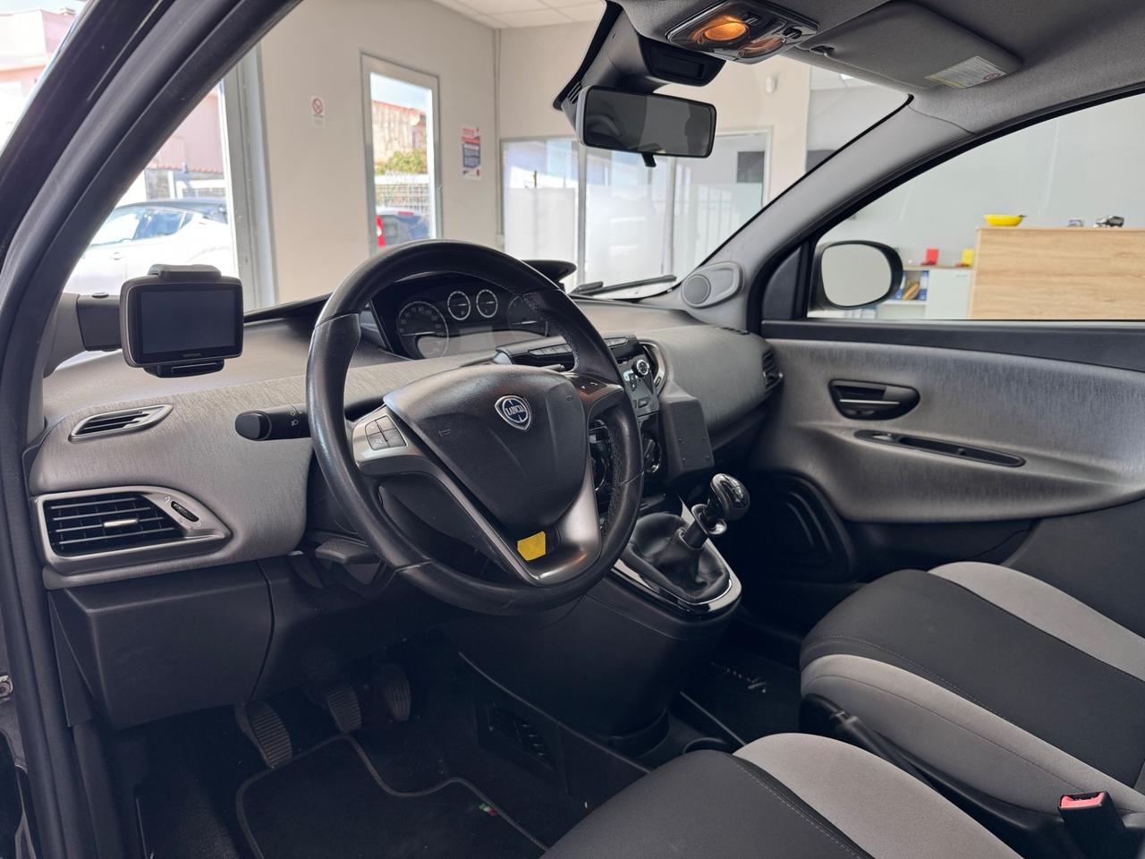 Lancia Ypsilon 0.9 TwinAir 85 CV 5 porte S&S Silver