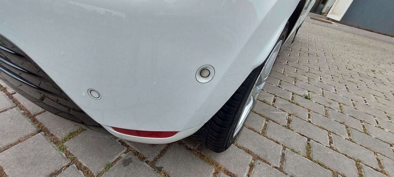 CLIO 1,5 DIESEL 90 CV DUEL NAVIGATORE LED CRUISE SENSORI X NEOPATENTATI IMPECCABILE