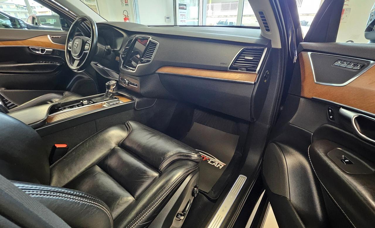 Volvo XC 90 XC90 D5 AWD Geartronic R-design 7 POSTI