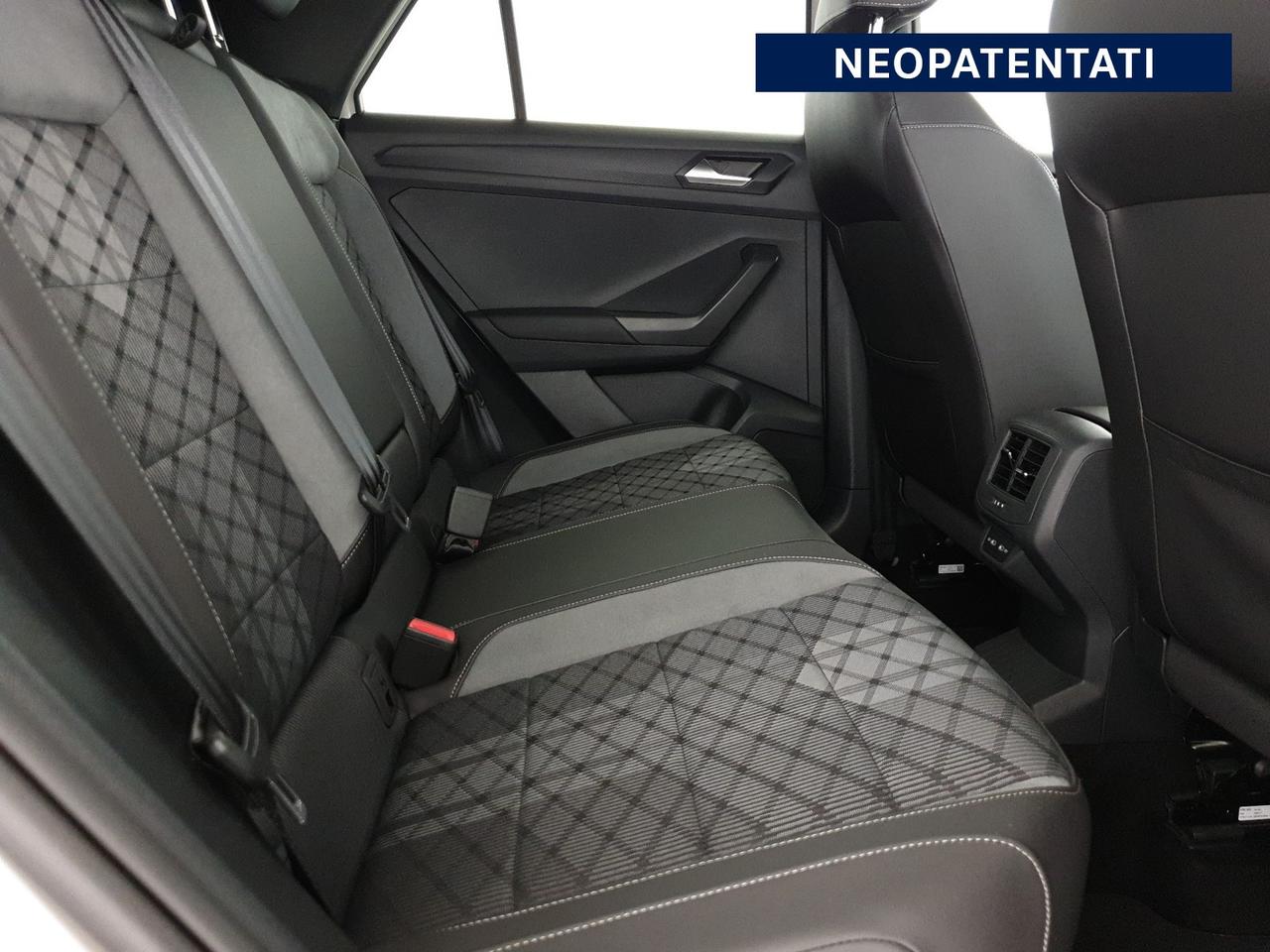 Volkswagen T-Roc 1.0 tsi r-line 110cv