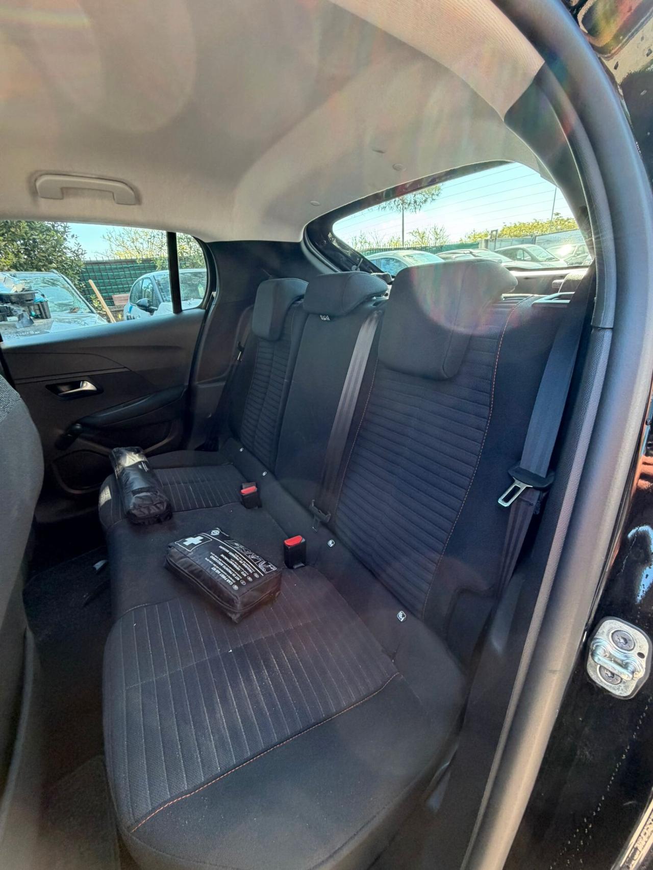 Peugeot 208 PureTech 75 Stop&Start 5 porte Active Sinistrato Incidentata