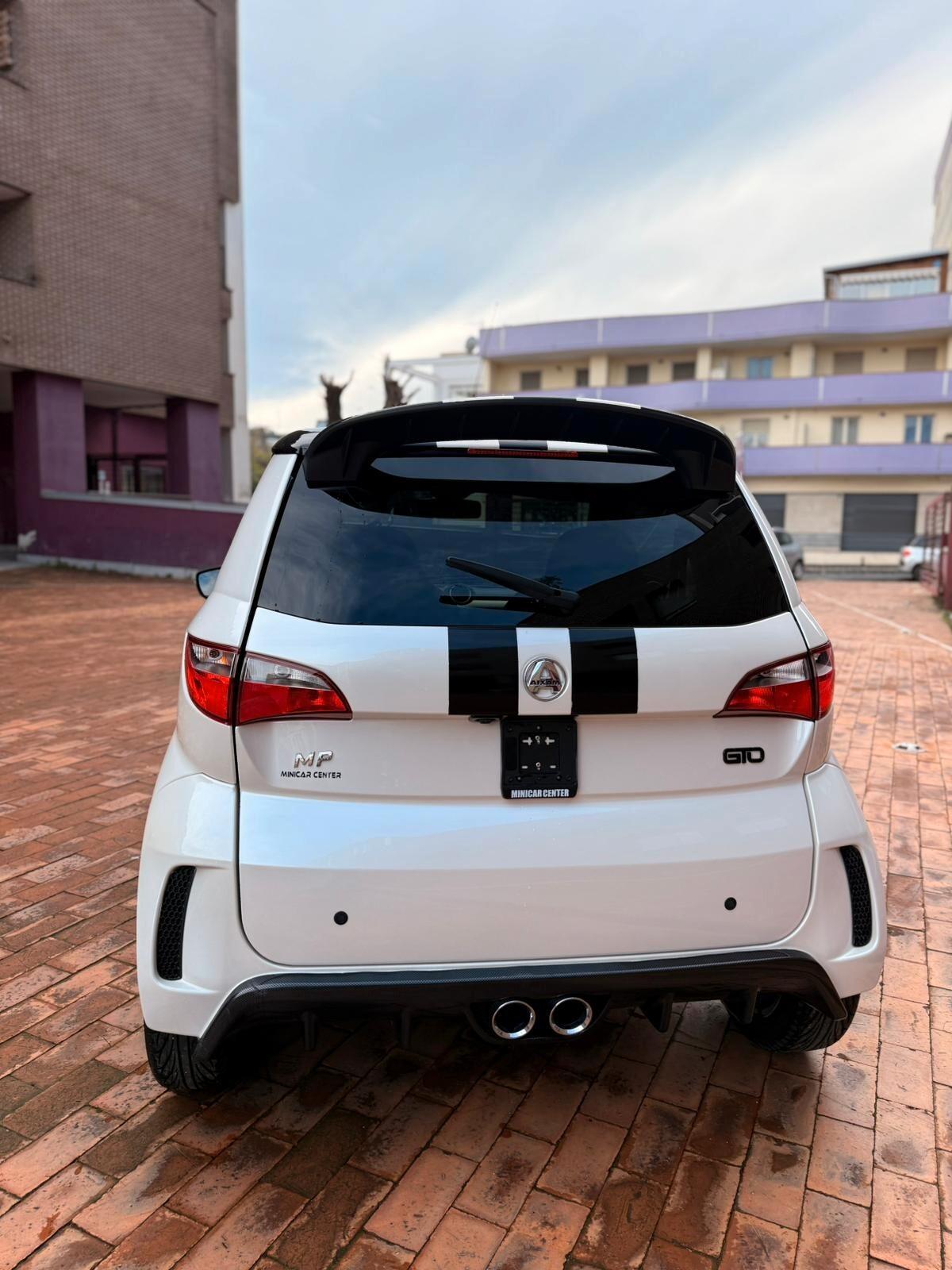 Aixam Miniauto GTO Bianca tetto Nero