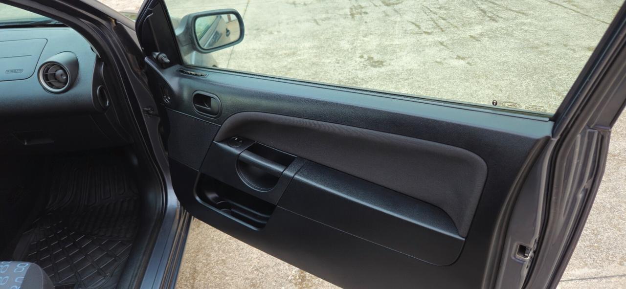 Ford Fiesta 1.2 16V NEOPATENTATI