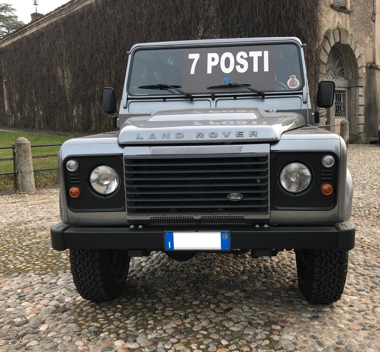 Land Rover Defender 110 2.2 TD4 Station Wagon N1 7posti gancio traino