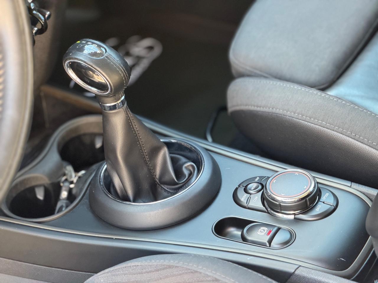 Mini Cooper D Countryman 2.0 Hype LED CARPLAY