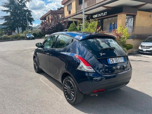 Lancia Ypsilon 1.2 69 CV 5 porte GPL Ecochic Silver