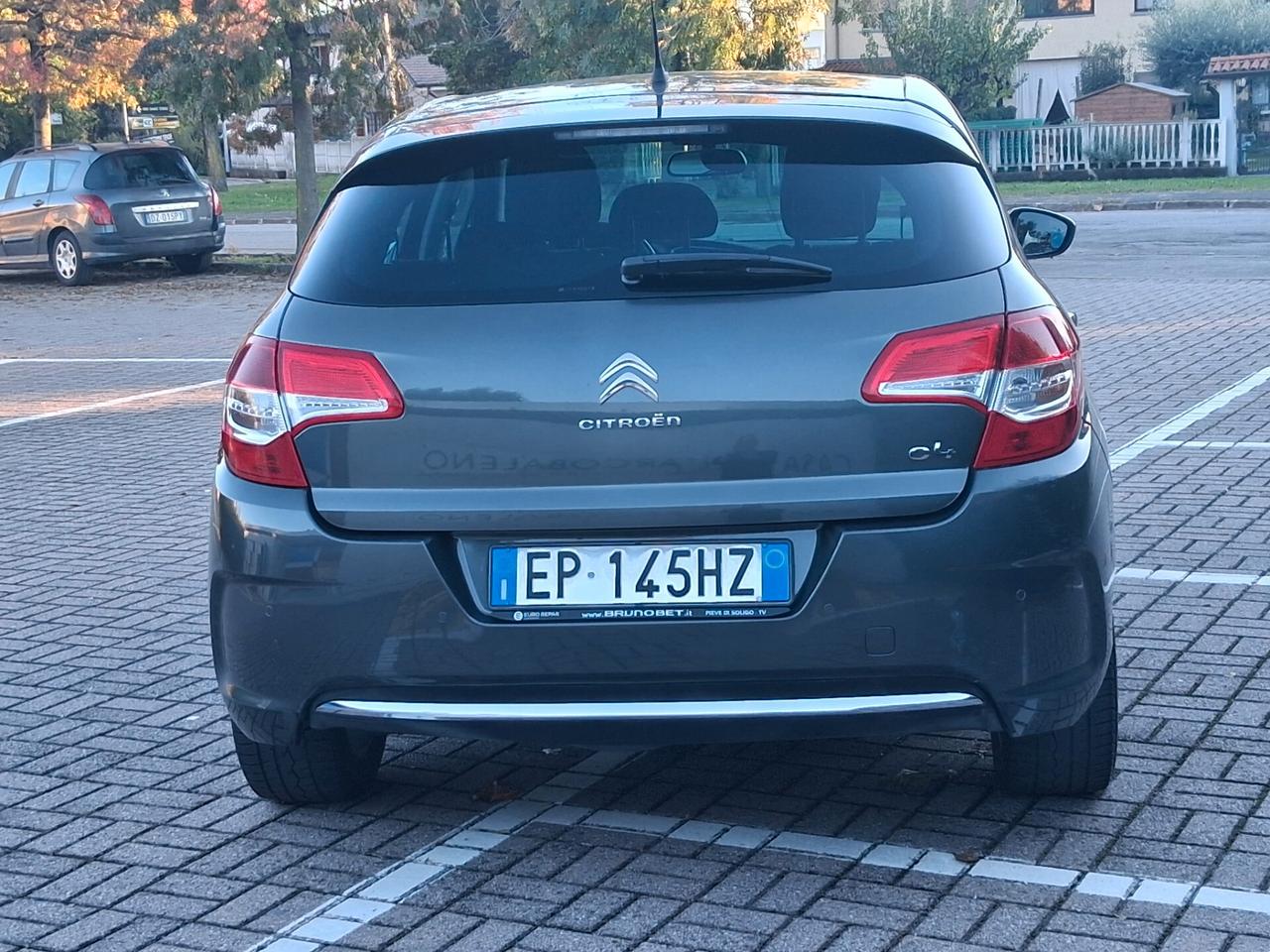 Citroen C4 1.4 VTi 95 Seduction..CELL 320 147 1147 WUATSAPP 3276540940