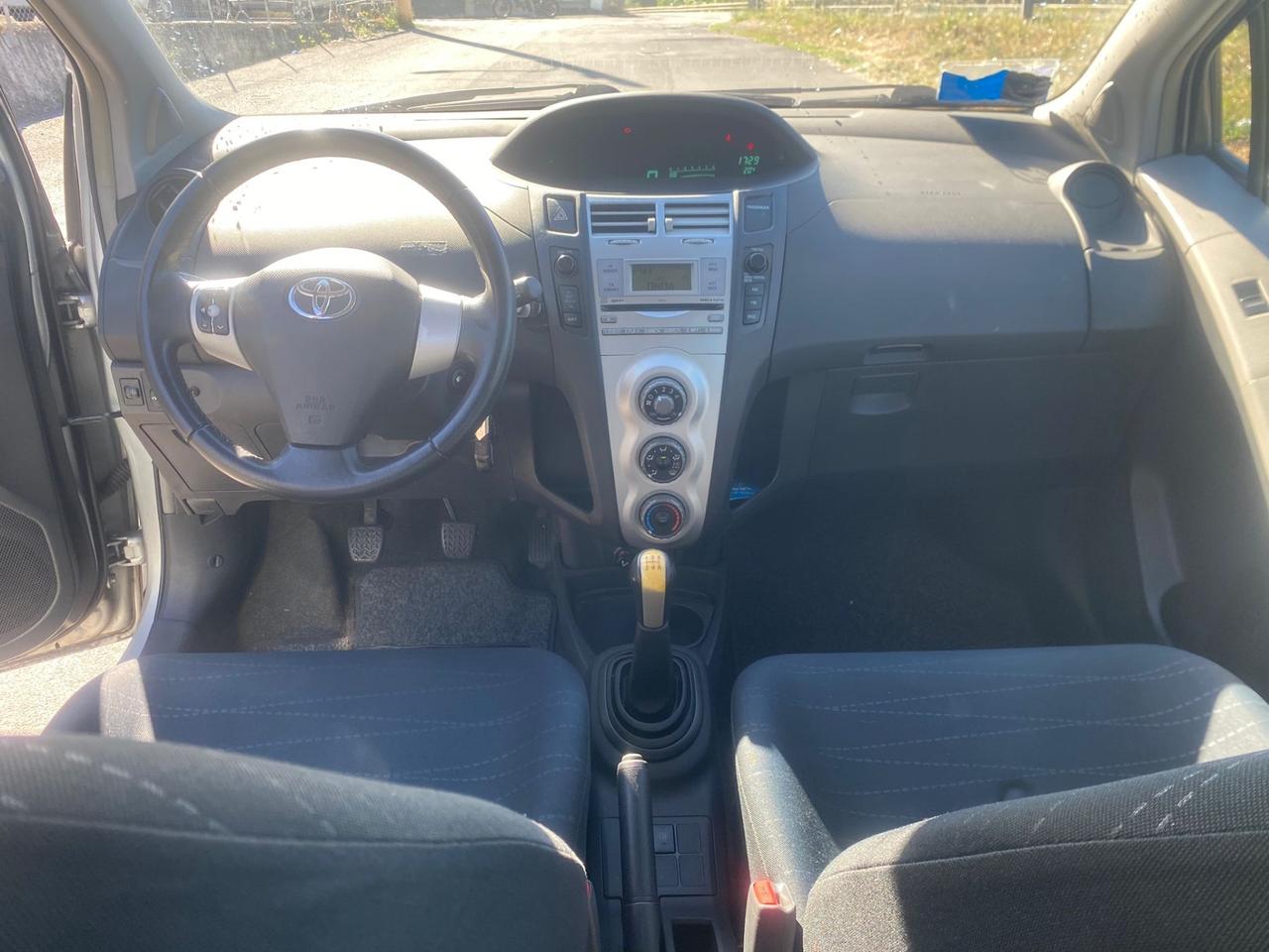 Toyota Yaris 1.0 5 porte Sol