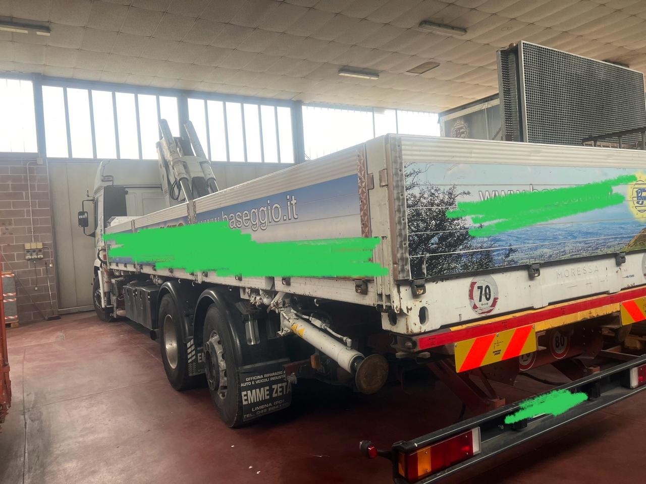 Iveco EuroTech Cursor Scarrabile Con Gru