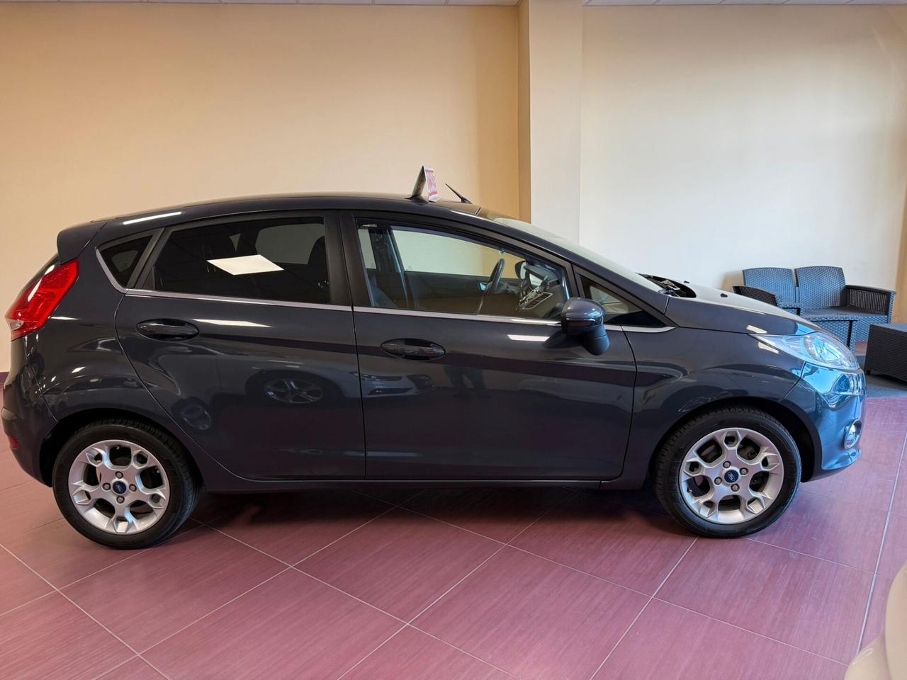 Ford Fiesta Ikon 1.4 TDCi 70CV 5 porte
