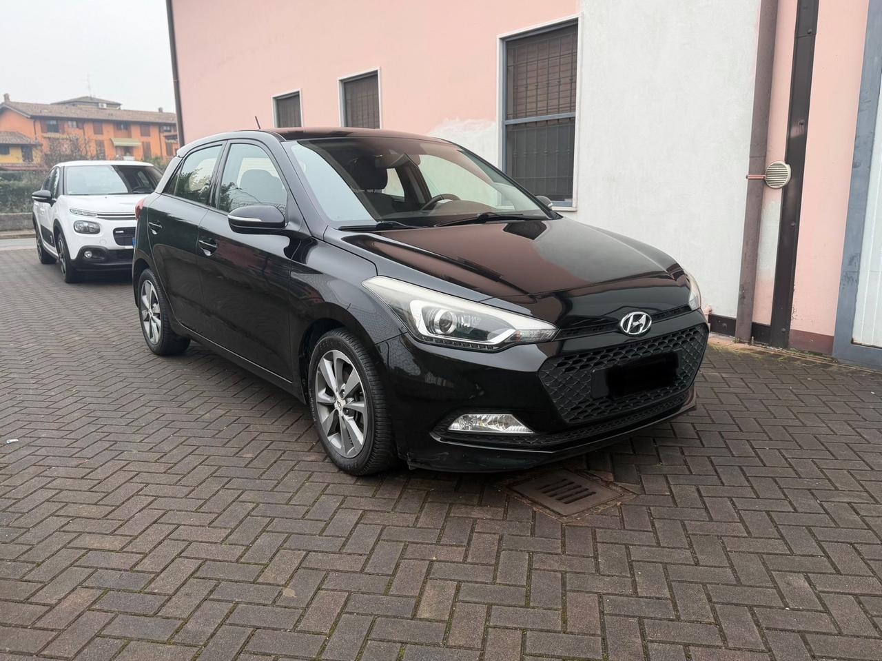 Hyundai i20 1.1 CRDi 12V 5 porte euro6 neopatentati