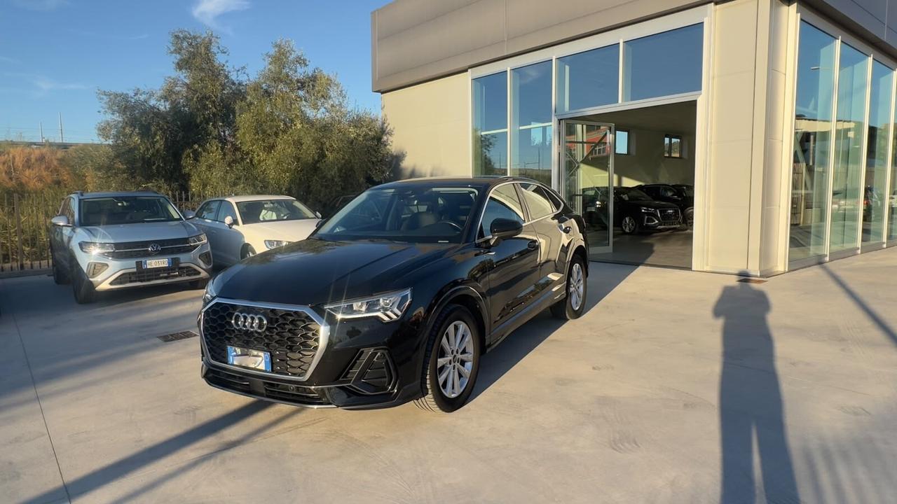 Audi Q3 35 TDI S tronic Business