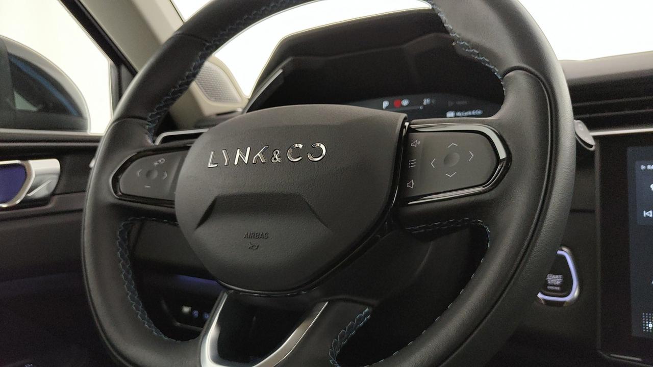 LYNK & CO 01 1.5 td phev auto