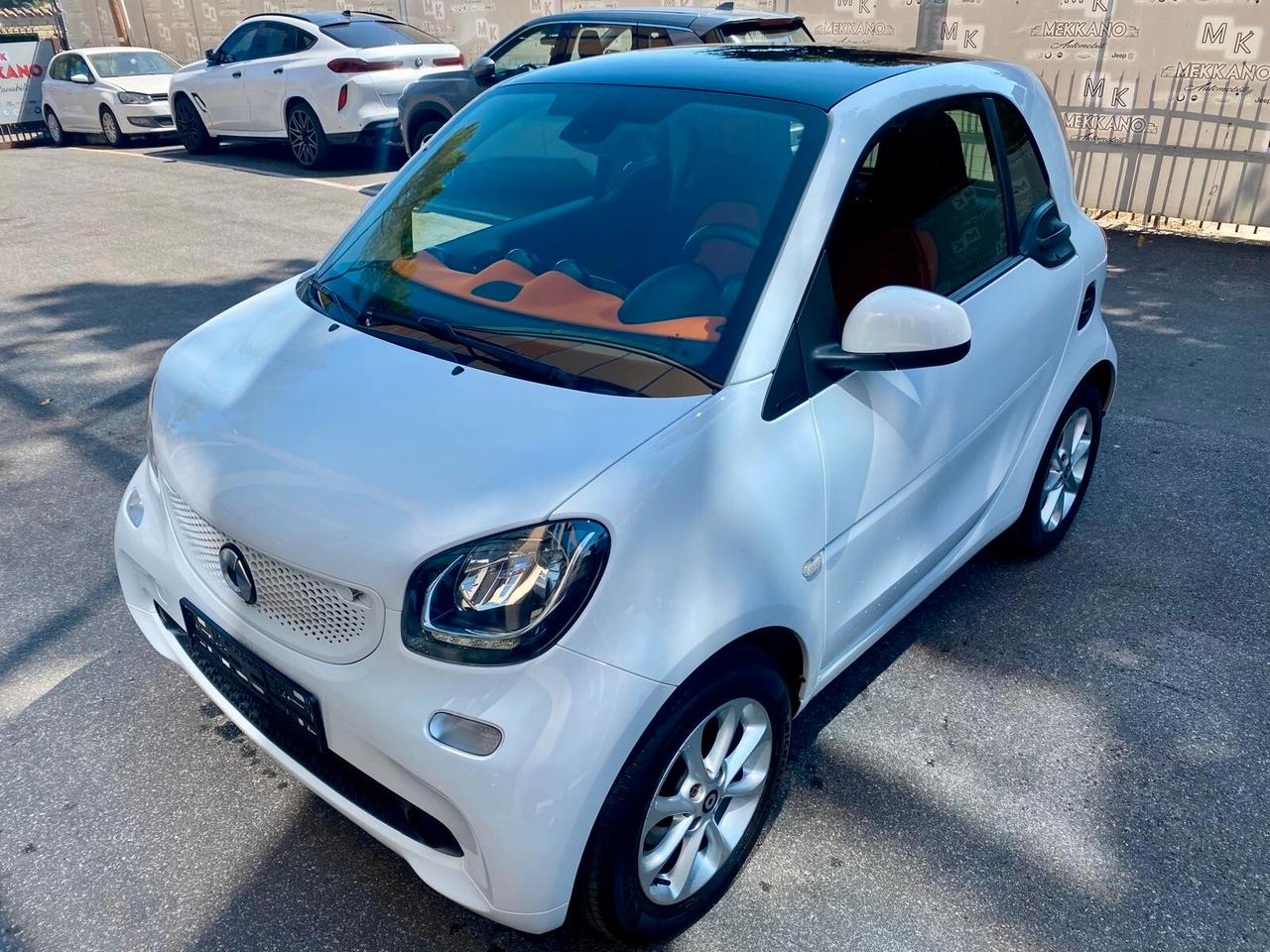 Smart ForTwo PASSION -TETTO-LED -NAVI-GARANZIA
