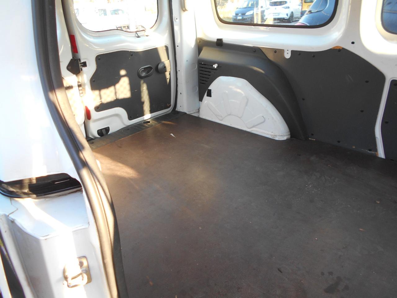 Renault Kangoo MAXI 1.5 DCI 95 CV