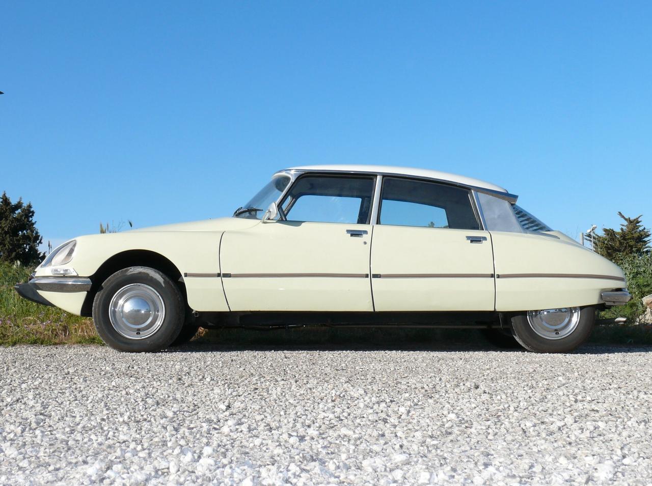 Citroen DS SUPER (M1145)