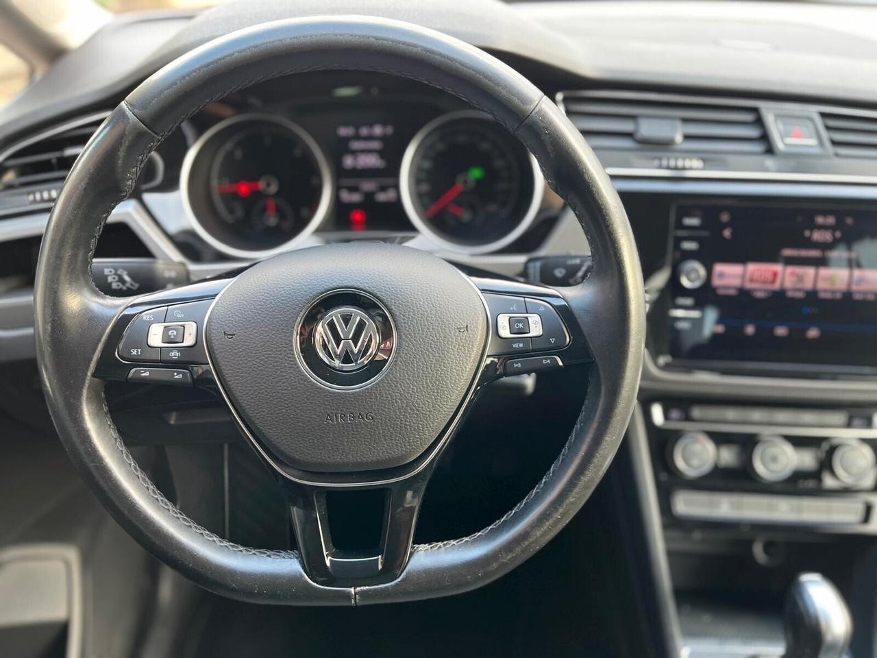 Volkswagen Touran 2.0 TDI DSG Executive - 7 POSTI