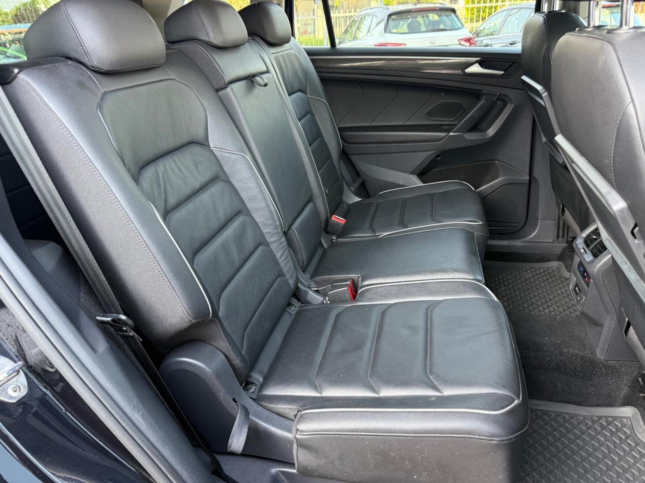 Volkswagen Tiguan Allspace R-LINE 2.0 BiTDI SCR DSG 4MOTION BMT