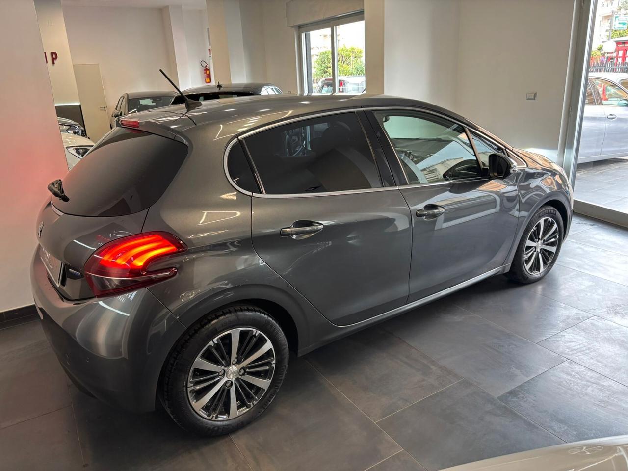 Peugeot 208 1.5 BlueHDi 75 5 porte Allure