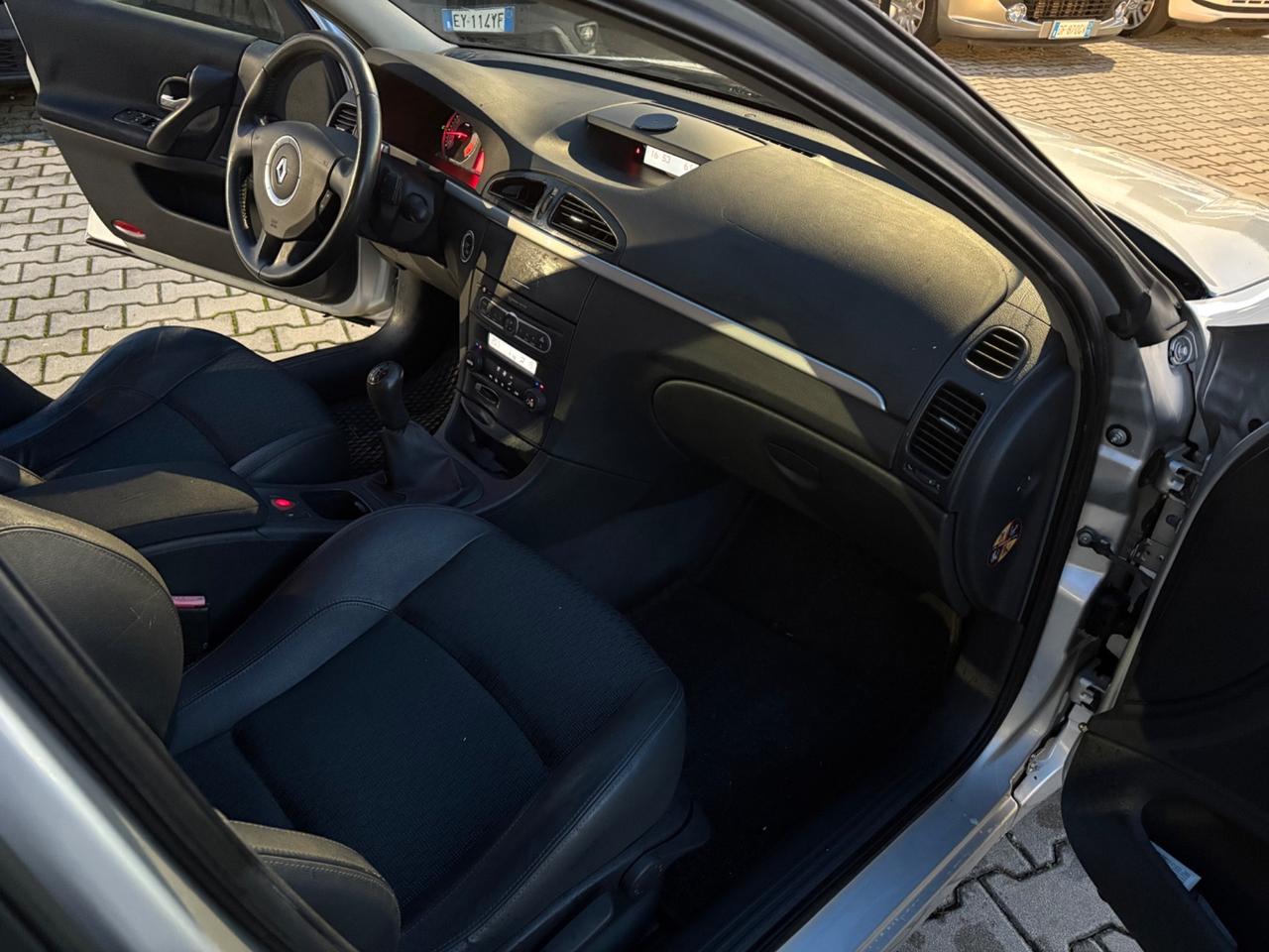 Renault Laguna 2.0 16V SporTour