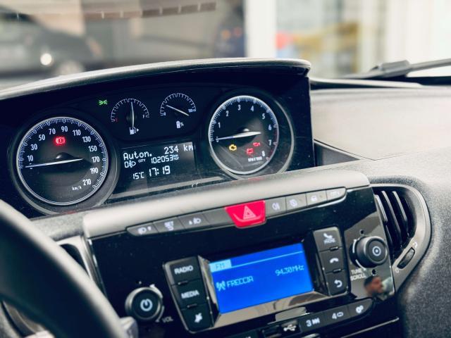 Lancia Ypsilon 1.0 firefly hybrid Silver