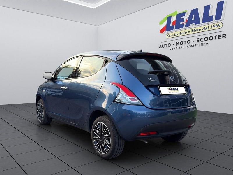 Lancia Ypsilon Ypsilon 5p 1.0 hybrid 70cv 6m Silver Plus