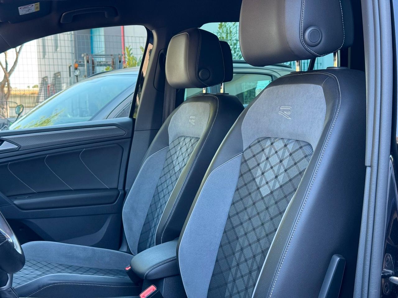 Volkswagen Tiguan 2.0 TDI 150 CV SCR DSG R-Line