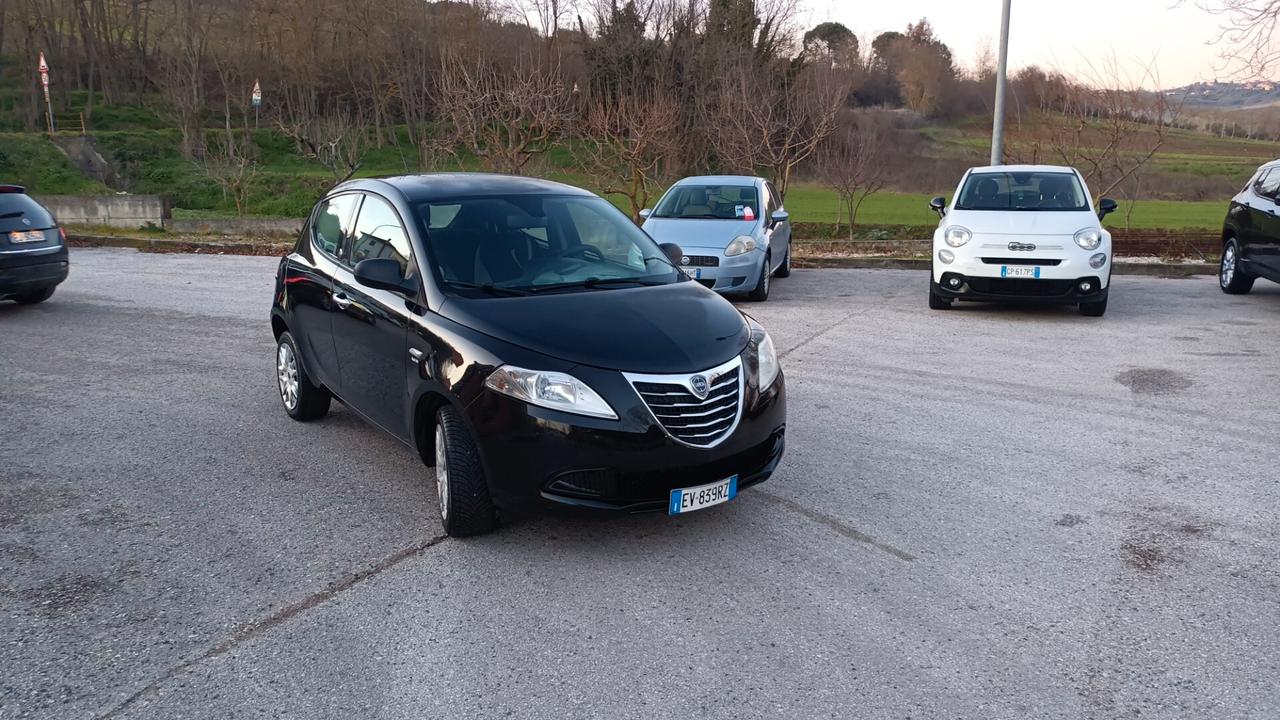 Lancia Ypsilon benzina/ Metano eccellenti condizioni