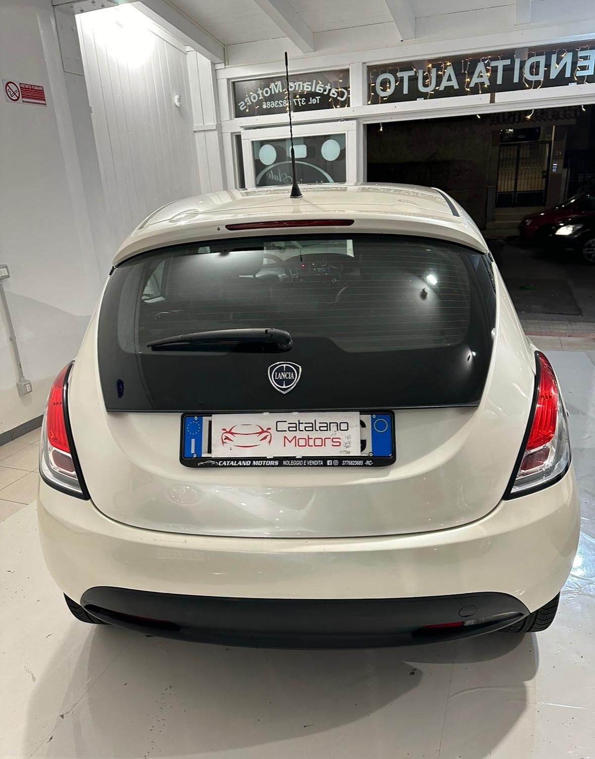 Lancia Ypsilon 1.2 69 CV 5 porte GPL Ecochic Silver