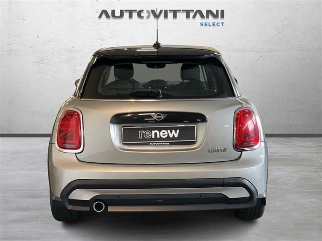 MINI Mini 5 Porte 1.5 Twin Power Turbo Cooper Essential