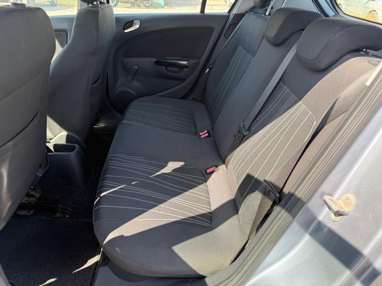 Opel Corsa 1.3 Diesel 75CV-5 porte-Neopatentati