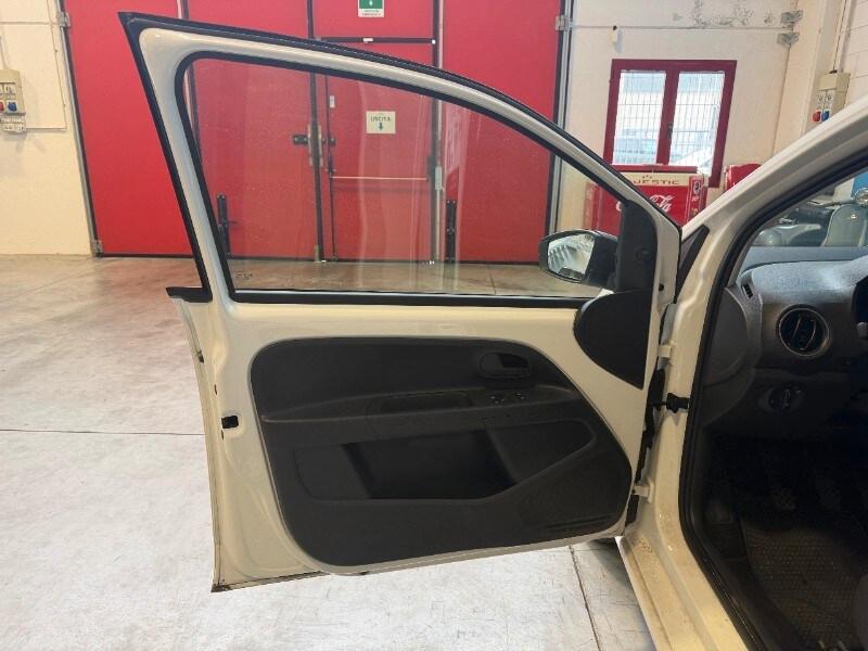 VOLKSWAGEN up! 1.0 5p. take up!