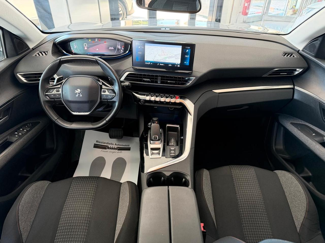 Peugeot 5008 1.5 BlueHDi 130 EAT8 Business 7 POSTI