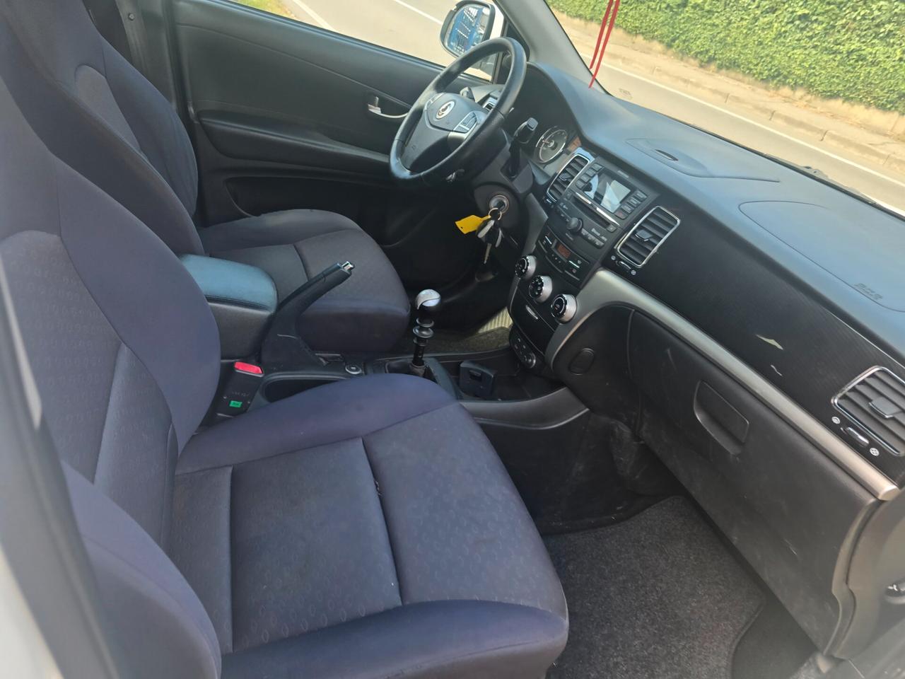 Ssangyong Korando 2.0 2WD MT GPL C