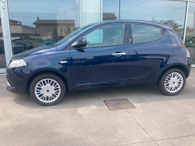 Lancia Ypsilon 1.2 69 CV 5 porte Apple Connect clima ideale per neopatentati
