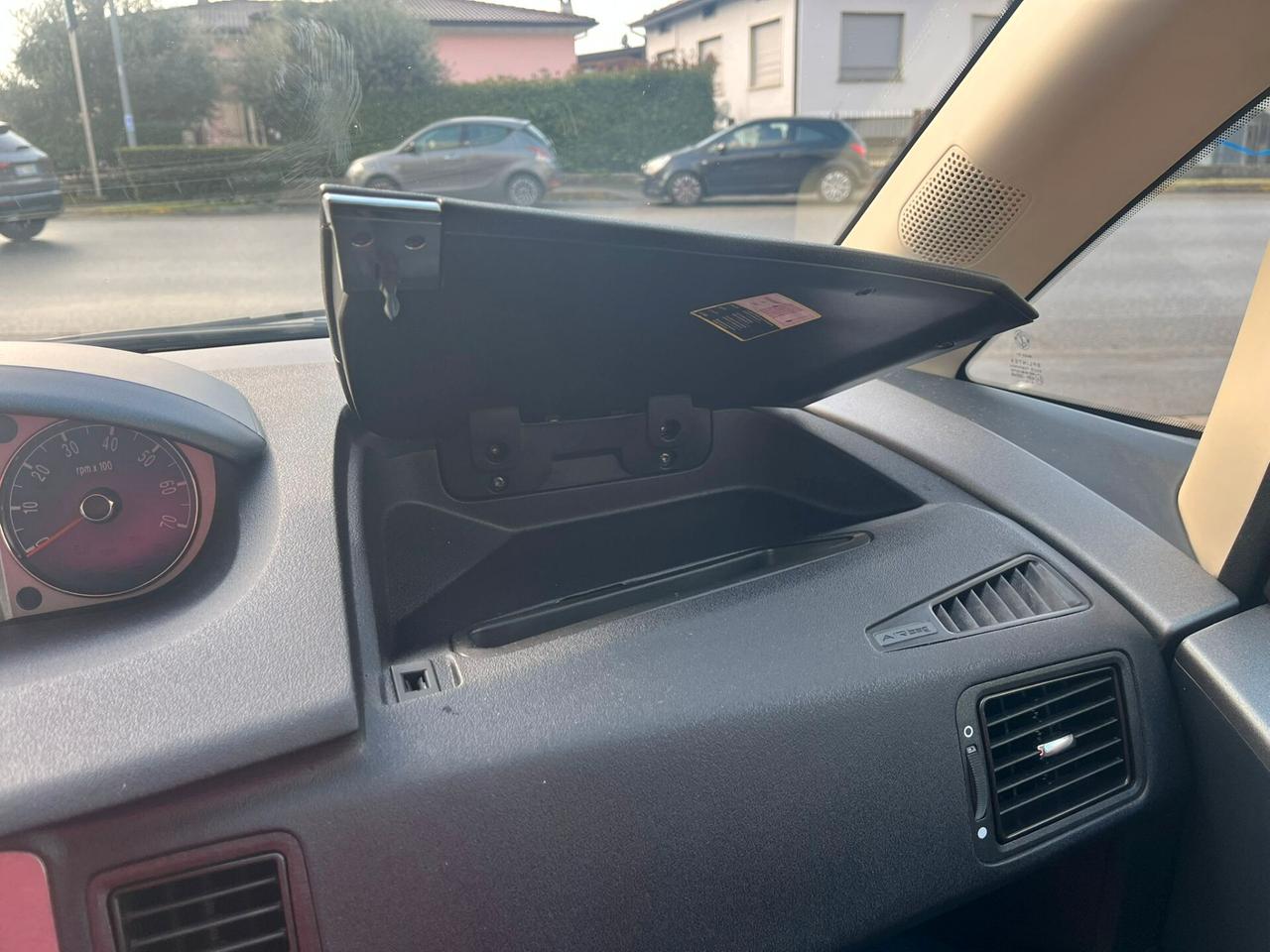 Lancia MUSA 1.3 Mjt 95 CV DFN Platinum