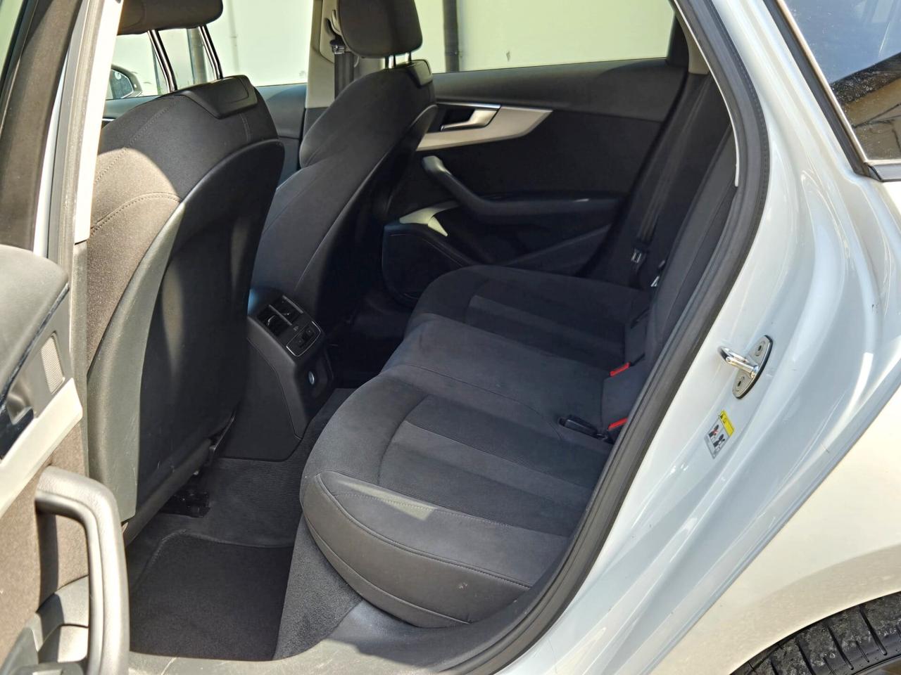 Audi A4 Avant 40 TDI S tronic line edition