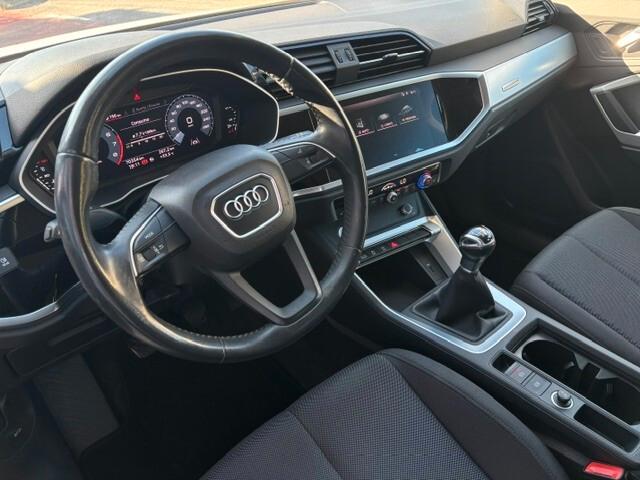 Audi Q3 35 TFSI Business