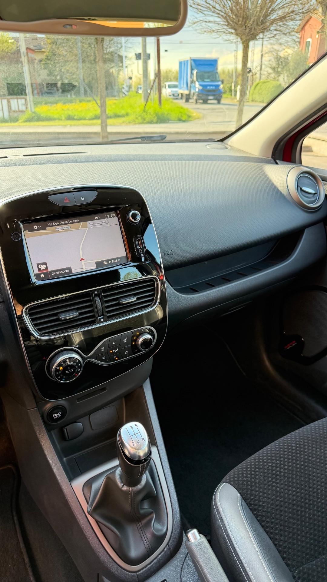 Renault Clio TCe 12V 90CV Start&Stop 5 porte Energy Intens