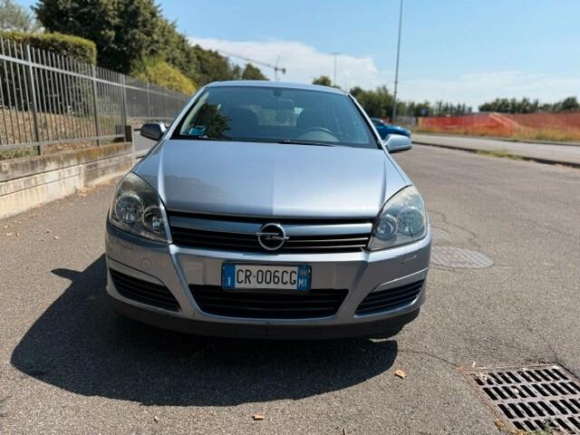 Opel Astra 1.6 16V Twinport 5 porte Cosmo Euro 4 ok neopatentati