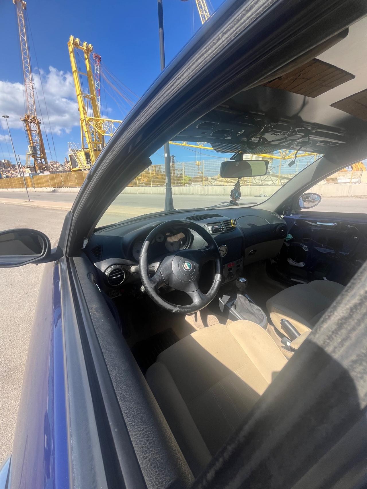 Alfa Romeo 147 1.9 JTD M-JET 16V 5 porte Dist.