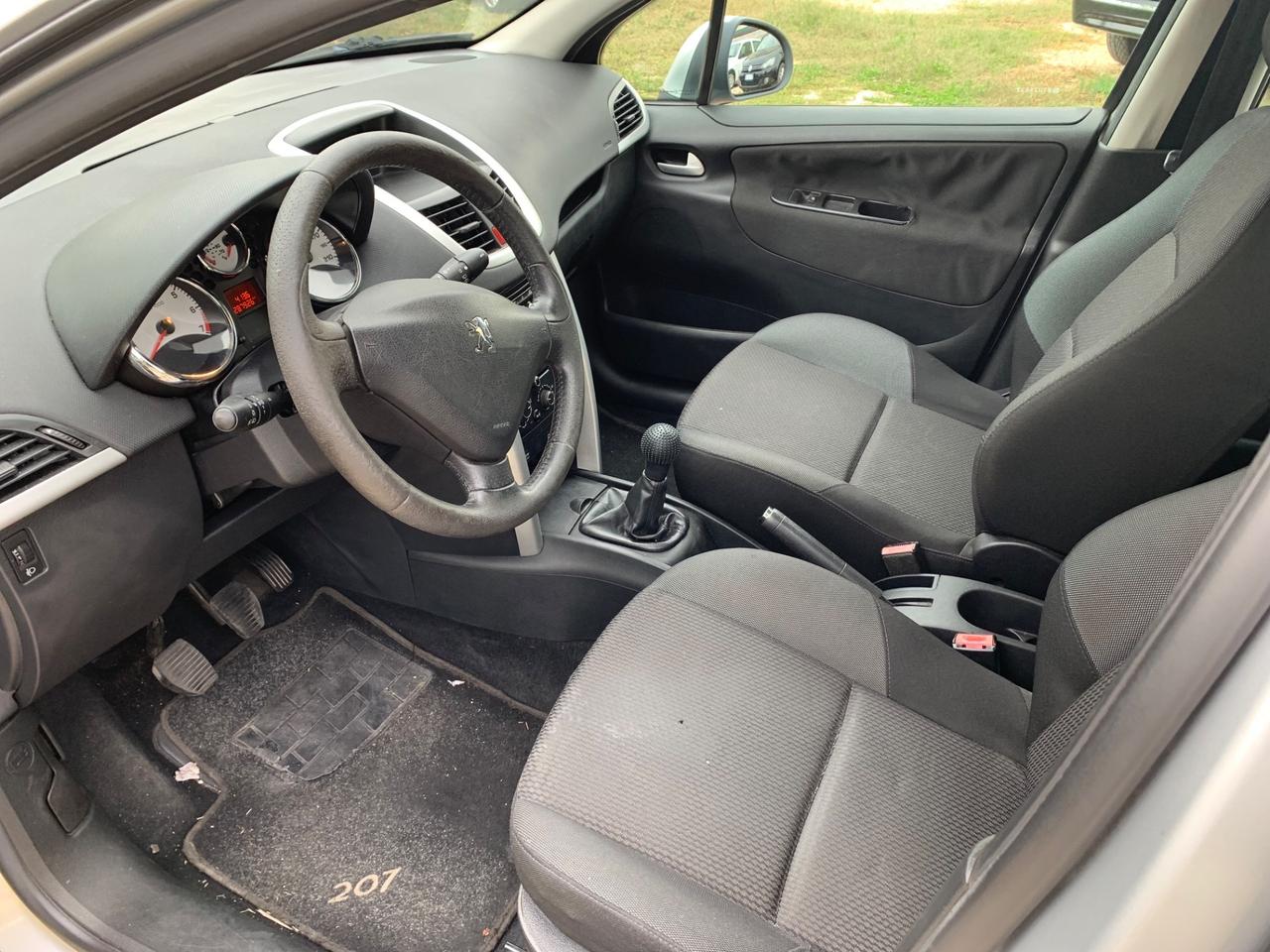 Peugeot 207 1.4 8V 75CV 5p. Sweet Years