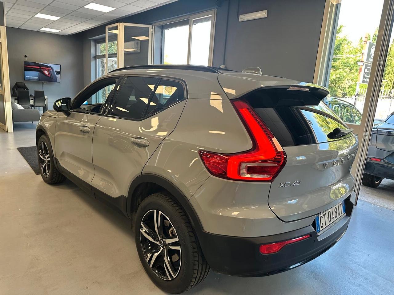 Volvo XC40 B3 automatico Plus Dark