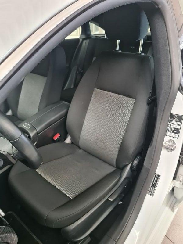 Mercedes-Benz CLA 180 d Automatic Business