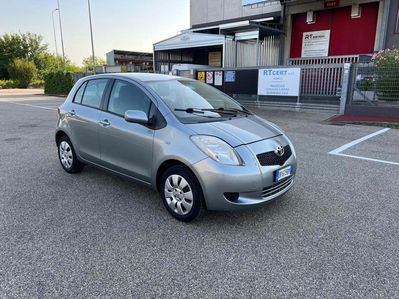 Toyota Yaris 1.0 5 porte Sol